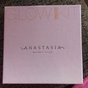 Anastasia Beverly Hills Glow Kit